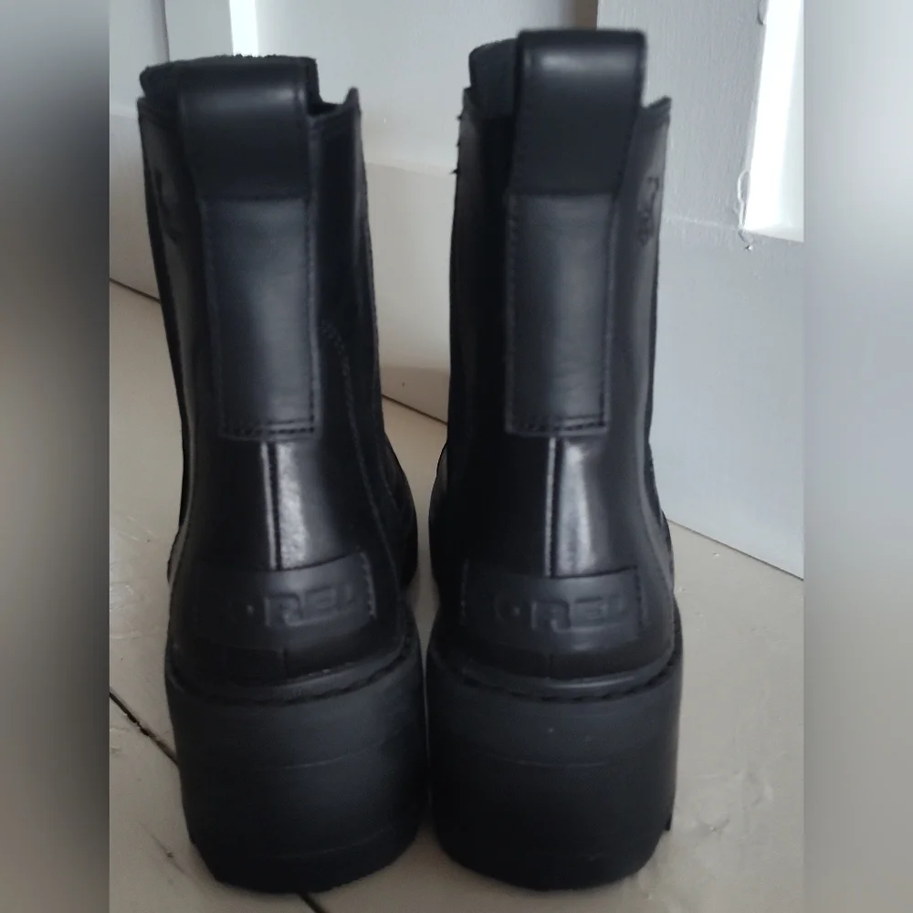 Sorel NWOT Women's Black Joan Now Round Toe Pull On Chelsea Boot | Sz 9.5